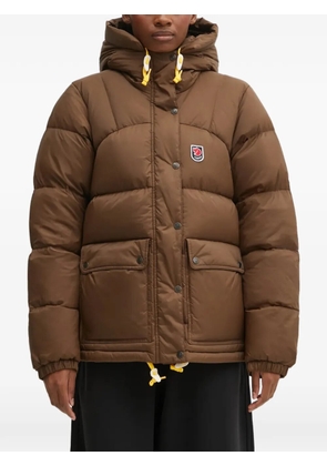 Fjällräven logo-patch padded jacket - Brown