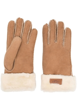 UGG suede logo-patch gloves - Neutrals