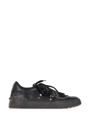 Valentino Garavani Pre-Owned Rockstud lace-up leather sneakers - Black