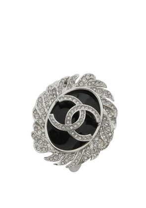 CHANEL Pre-Owned 2025 Silver Plated CC Rhinestones Enamel Brooch costume brooch
