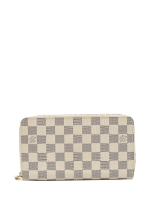 Louis Vuitton Pre-Owned zip-fastening wallet - White