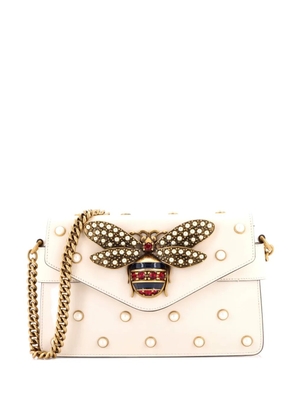 Gucci Pre-Owned Broadway Pearly Bee Embellished Leather Mini shoulder bag - White