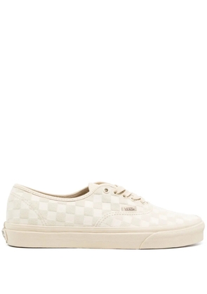 Vans logo-patch check-pattern sneakers - Neutrals