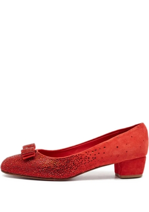 Ferragamo Pre-Owned rhinestone-embellished pumps - Red