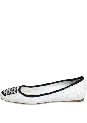Christian Dior Pre-Owned Cannage-stitch ballet flats - White