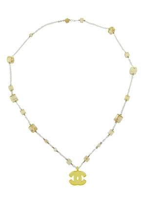 CHANEL Pre-Owned 2001 CC pendant necklace - Yellow