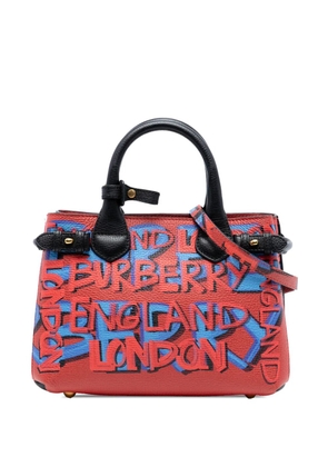 Burberry Pre-Owned 2000-2017 Small Graffiti Print Grainy Calfskin Banner satchel - Blue
