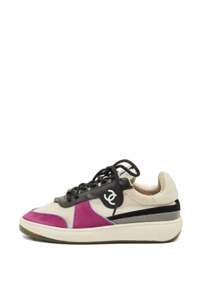 CHANEL Pre-Owned CC colour-block sneakers - Neutrals