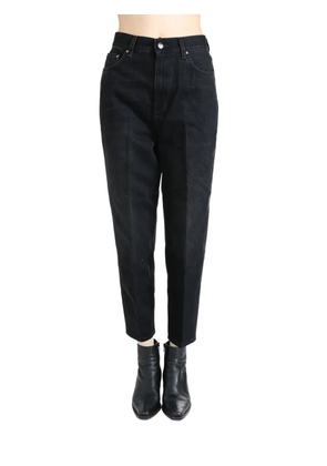 TOTEME logo-patch cropped jeans - Black