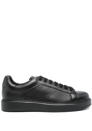 Doucal's grained-leather sneakers - Black