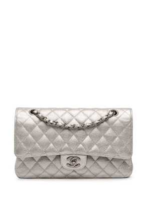 CHANEL Pre-Owned 2017-2018 Medium Classic Iridescent Caviar Double Flap shoulder bag - Silver
