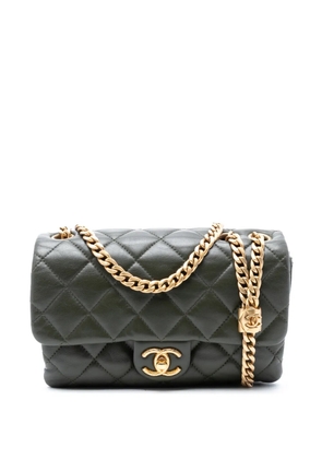 CHANEL Pre-Owned 2021-2025 Small Quilted Lambskin Pillow Crush Flap crossbody bag - Green