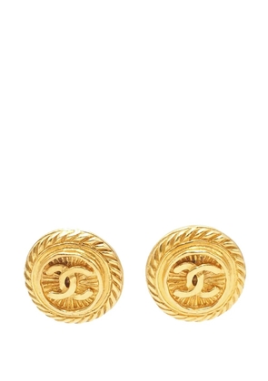 CHANEL Pre-Owned 1970-1980 CC Gold Plated Round Clip On Earrings costume earrings