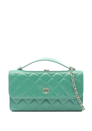 CHANEL Pre-Owned 2021 diamond-quilting chain-strap tote bag - Green