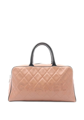 CHANEL Pre-Owned 2000-2002 matelassé handbag - Neutrals