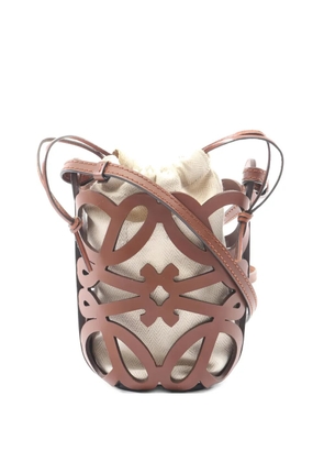 Loewe Pre-Owned 2010s cut-out bucket bag - Brown