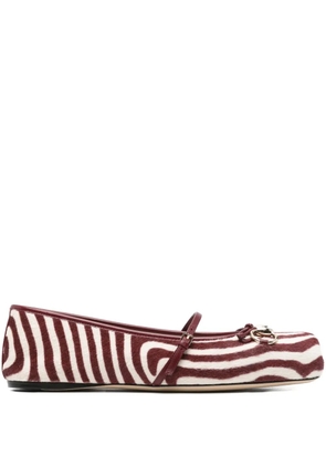 Gucci horsebit-detail zebra-print ballet flats - White