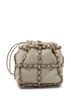 CHANEL Pre-Owned leather chain-link bucket bag - Neutrals