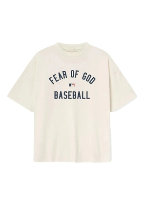 FEAR OF GOD ESSENTIALS x MLB 90's printed T-shirt - Neutrals