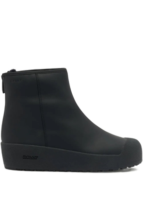 Bally round-toe curling boots - Black
