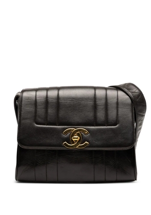 CHANEL Pre-Owned 1991-1994 Vertical Quilt Lambskin Flap crossbody bag - Black