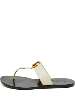 Gucci Pre-Owned GG Marmont leather flat sandals - Neutrals