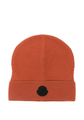 Moncler ribbed logo-patch beanie - Orange