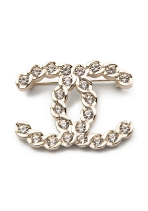 CHANEL Pre-Owned 2010s CC-logo brooch - Silver