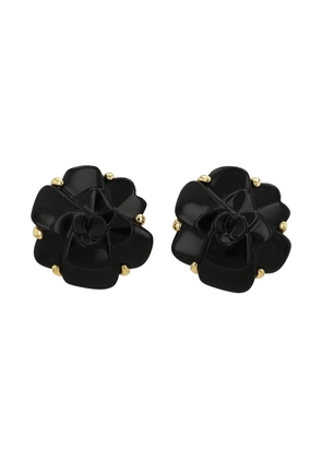 CHANEL Pre-Owned 18kt yellow gold Camellia onyx clip-on earrings