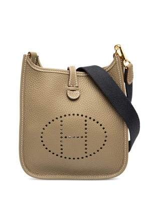 Hermès Pre-Owned 2025 Clemence Evelyne Amazone 16 crossbody bag - Brown