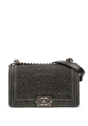 CHANEL Pre-Owned 2015-2016 Old Medium Quilted Denim Boy Flap crossbody bag - Grey