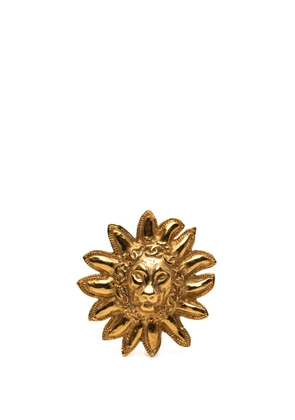 CHANEL Pre-Owned 1970-1980 Gold Plated CC Lion Sun Brooch costume brooch