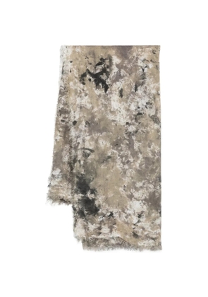 Avant Toi camouflage-print frayed scarf - Green