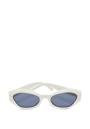 Christian Dior Pre-Owned cat-eye sunglasses - White