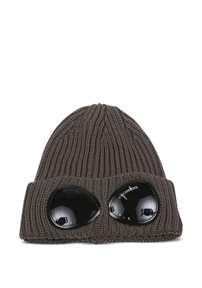 C.P. Company goggle-detail ribbed beanie - 359 WALNUT