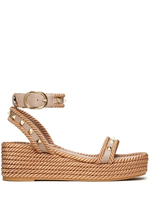 Valentino Garavani 45mm Rockstud flatform sandals - Neutrals