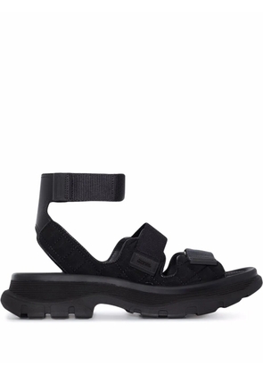 Alexander McQueen Tread flat sandals - Black