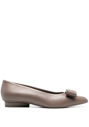 Ferragamo Viva pointed-toe flats - Neutrals