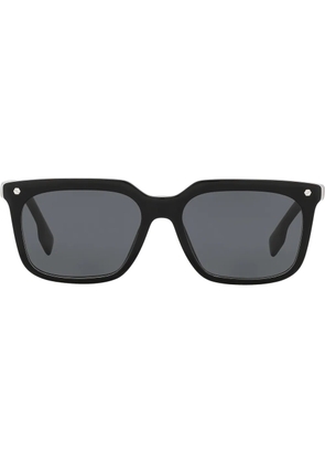 Burberry Eyewear Carnaby sunglasses - Black