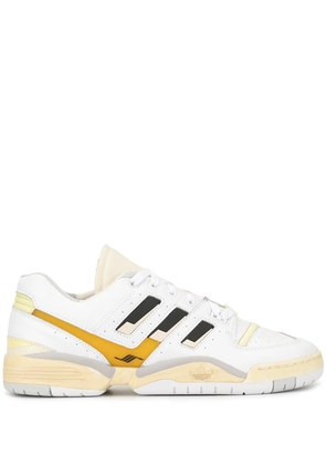 adidas Torsion lace up sneakers - White