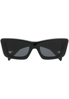 Prada Eyewear cat-eye frame tinted sunglasses - Black