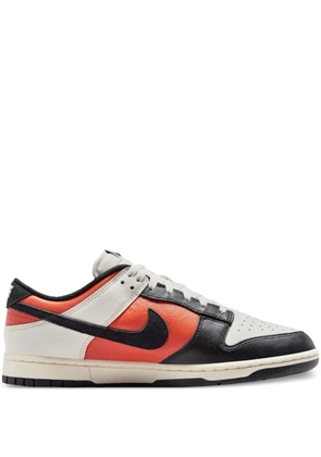 Nike Dunk Low 'Vintage Coral' sneakers - White