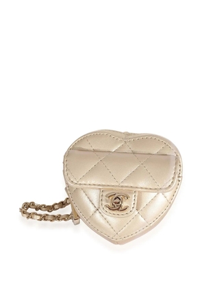 CHANEL Pre-Owned diamond-quilted heart-shaped necklace pouch - Gold