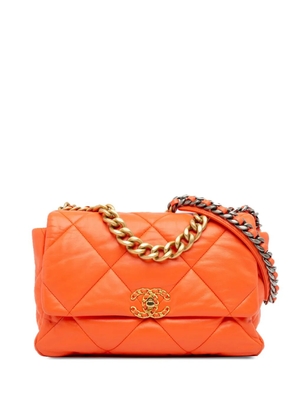 CHANEL Pre-Owned 2020 Pre-Owned Chanel Large 19 Lambskin Flap satchel - Orange