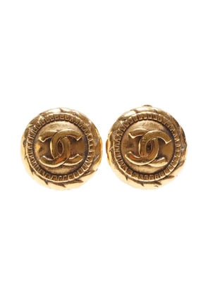 CHANEL Pre-Owned 1986-1994 CC-embossed earrings - Gold