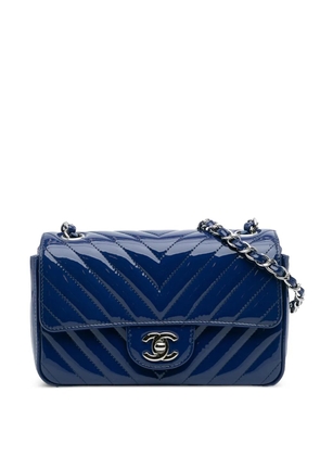 CHANEL Pre-Owned 2016-2017 Mini Rectangular Classic Chevron Patent Single Flap crossbody bag - Blue