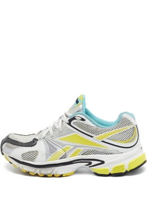 VETEMENTS x Reebok pre-owned Spike Runner 200 mesh-panelled sneakers - White