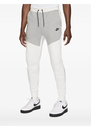 Nike Tech Fleece joggers - White