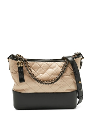 CHANEL Pre-Owned medium Gabrielle diamond-quilted chain strap shoulder bag - Neutrals