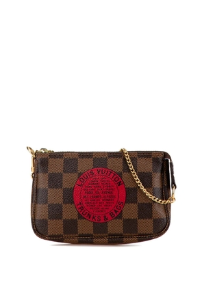 Louis Vuitton Pre-Owned 2008 Damier Ebene Trunks and Bags Mini Pochette Accessoires handbag - Brown